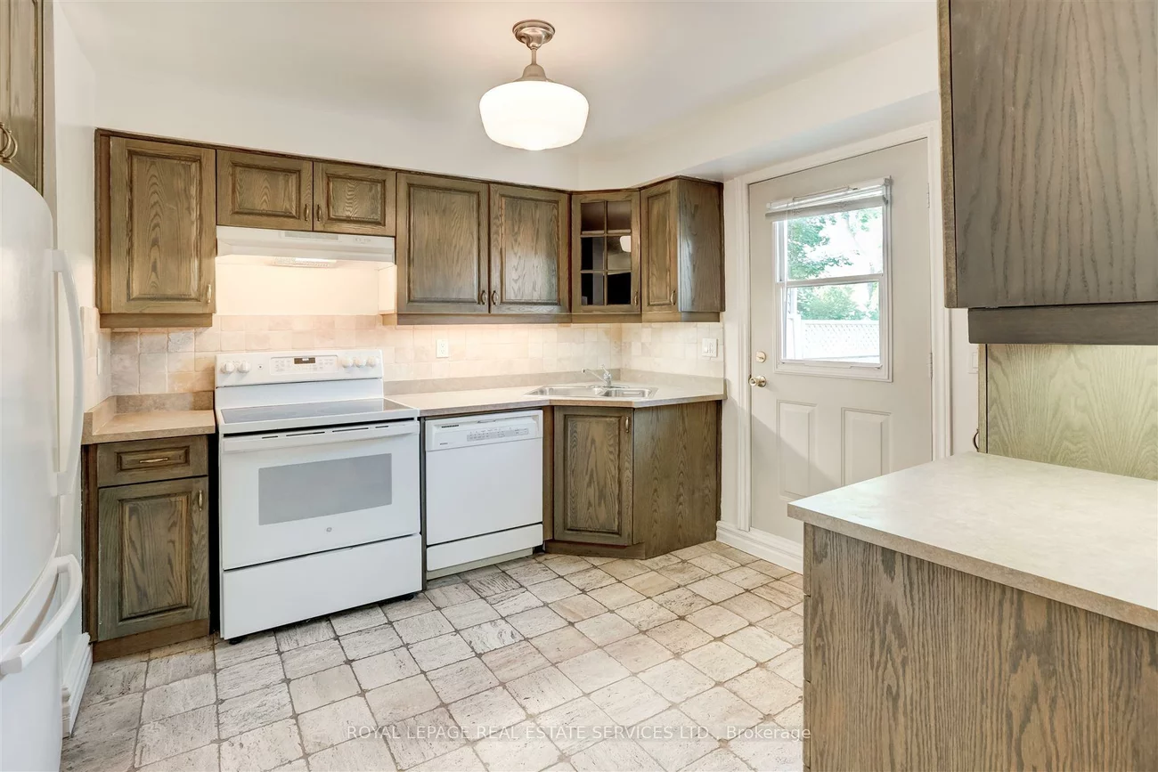 93, Medland, High Park North, Toronto