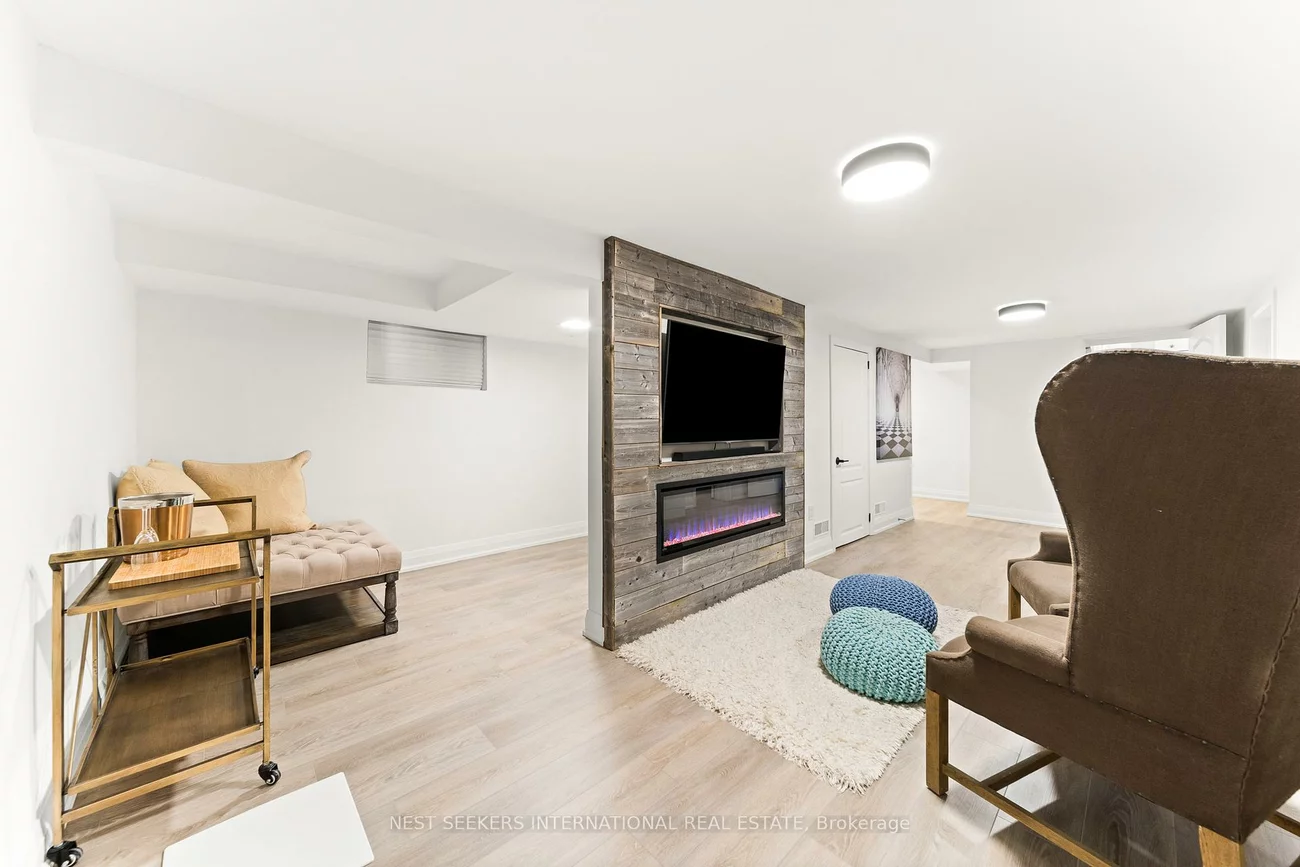 905, Glencairn, Yorkdale-Glen Park, Toronto