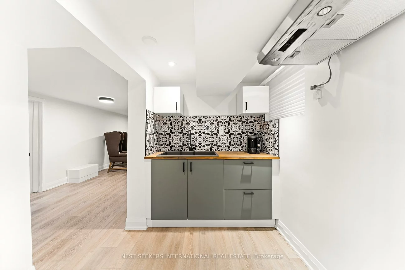 905, Glencairn, Yorkdale-Glen Park, Toronto