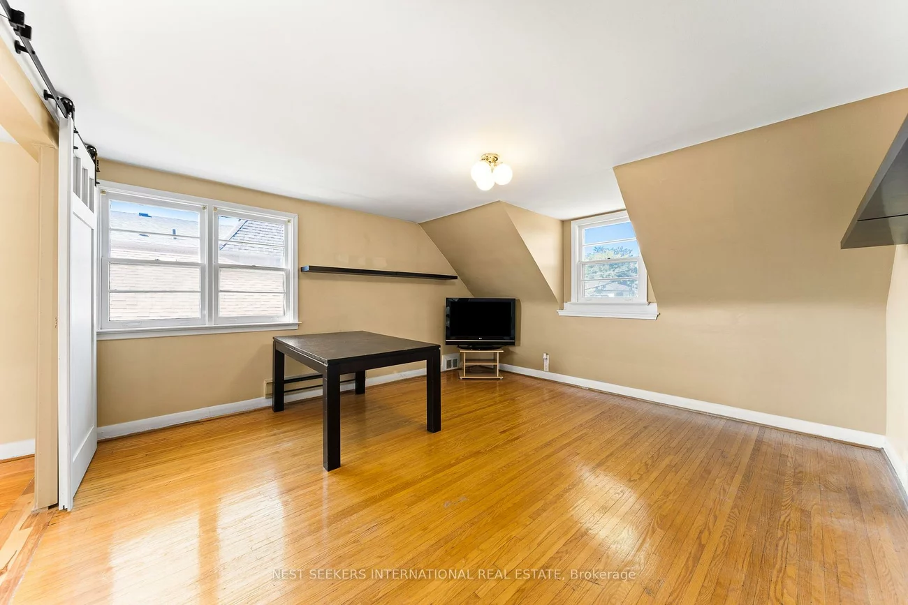 907, Glencairn, Yorkdale-Glen Park, Toronto