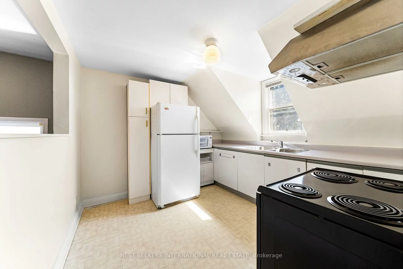 907, Glencairn, Yorkdale-Glen Park, Toronto