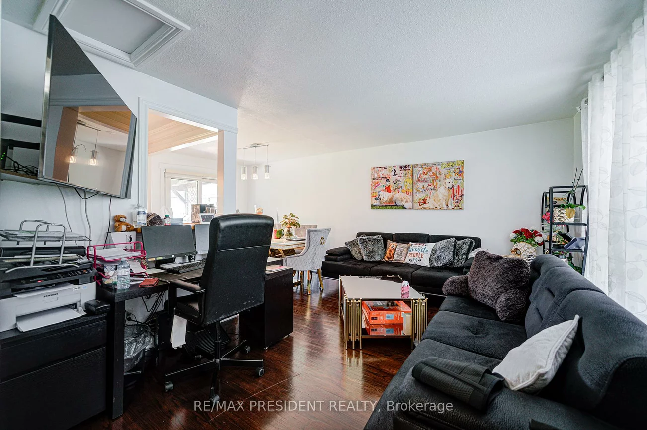 74, Bloomington, Black Creek, Toronto