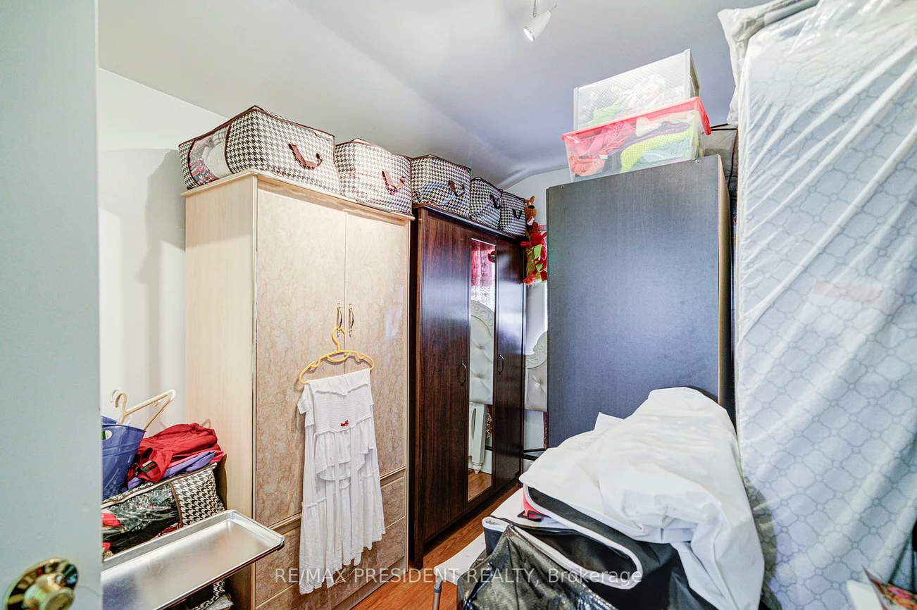 74, Bloomington, Black Creek, Toronto