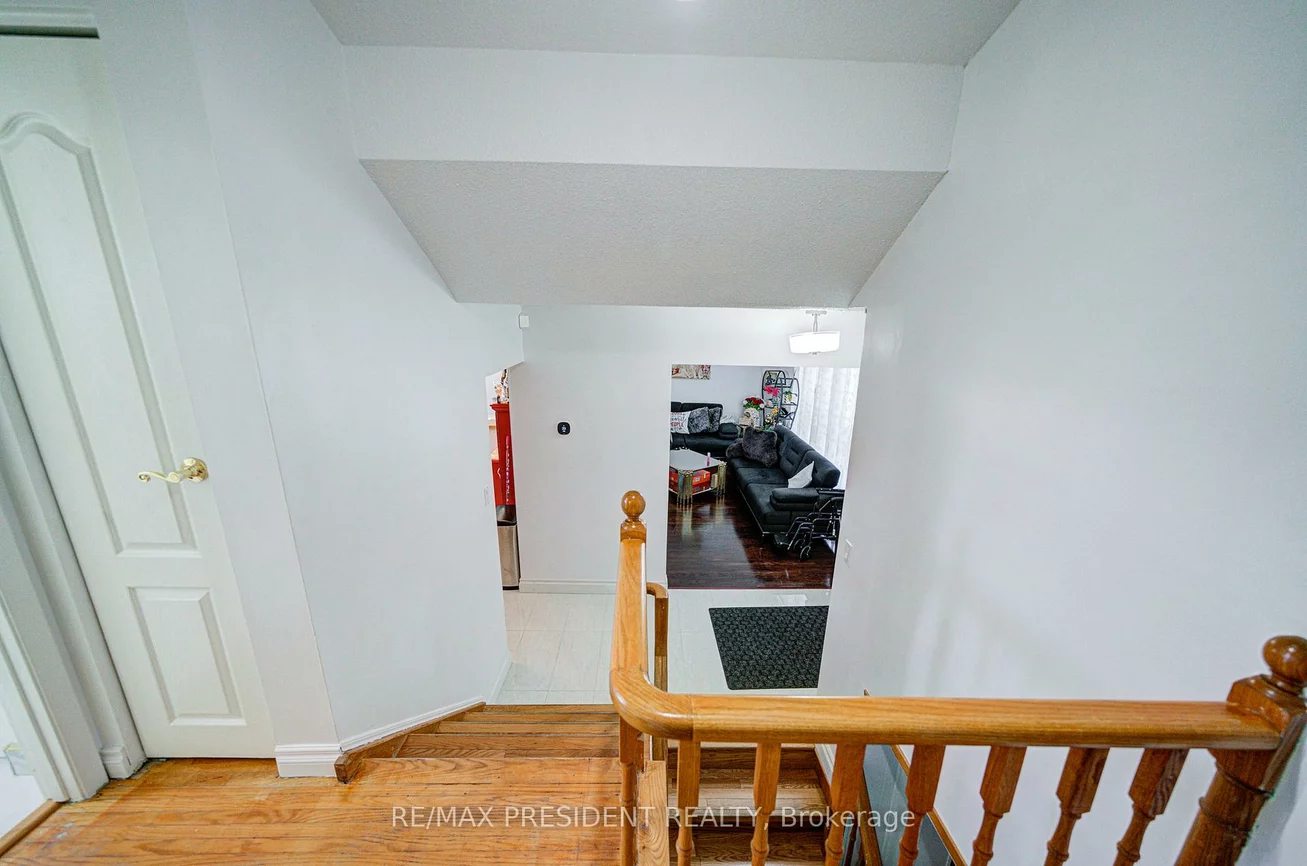 74, Bloomington, Black Creek, Toronto