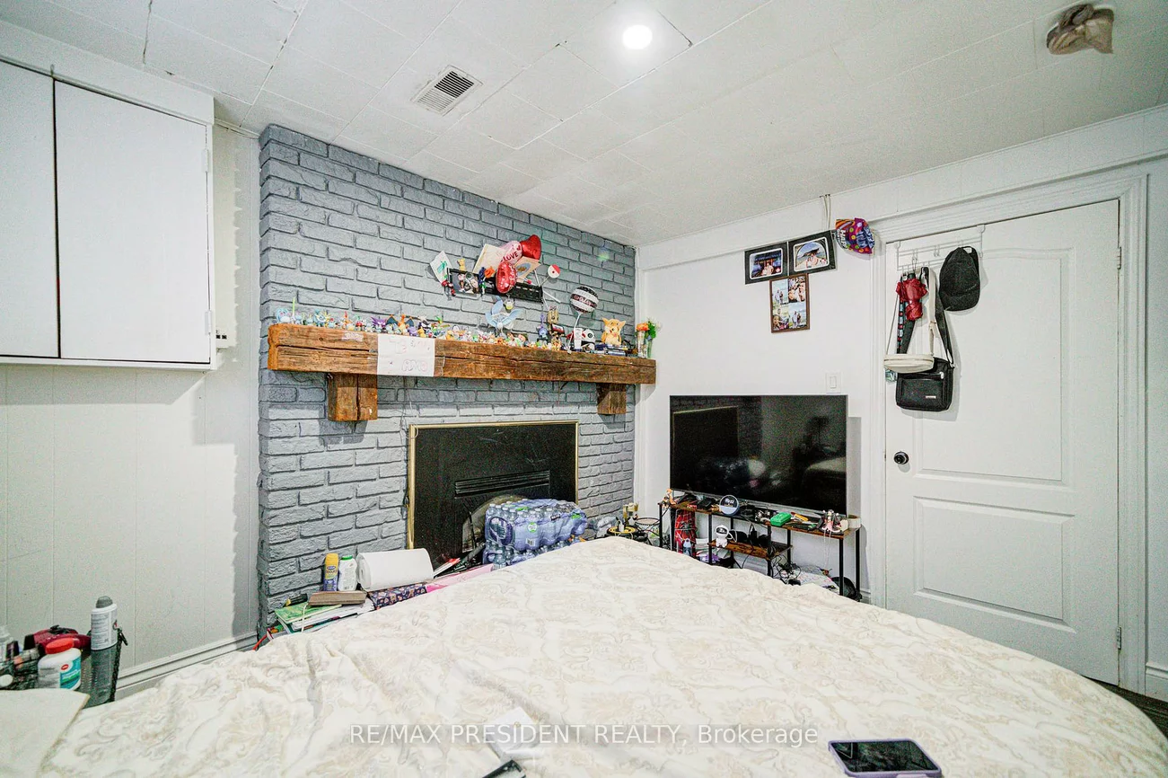 74, Bloomington, Black Creek, Toronto