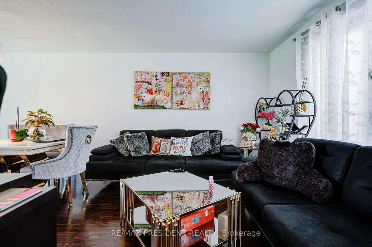 74, Bloomington, Black Creek, Toronto