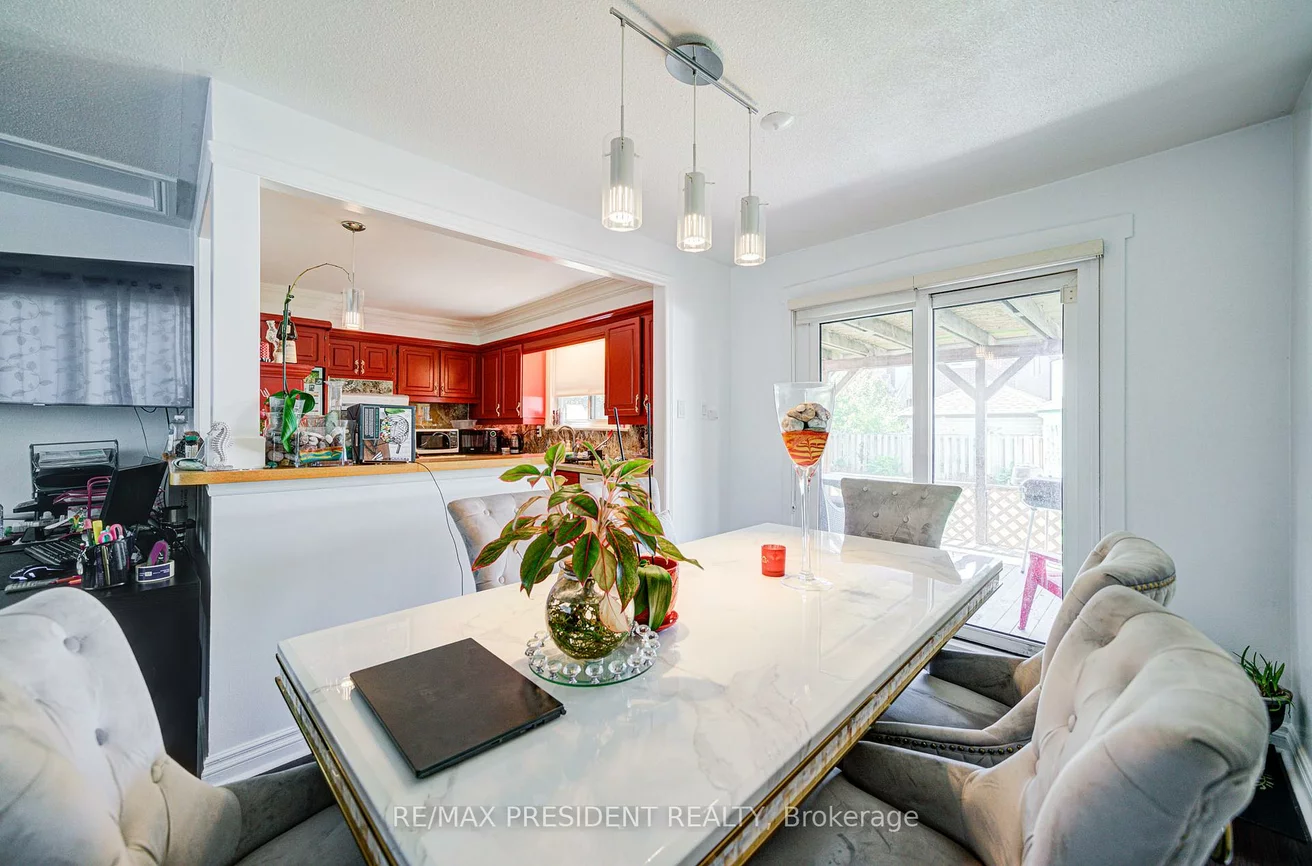 74, Bloomington, Black Creek, Toronto