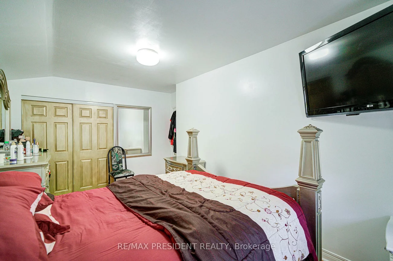 74, Bloomington, Black Creek, Toronto