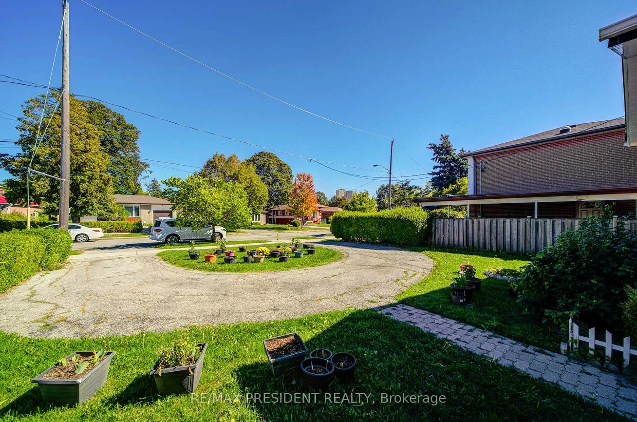 74, Bloomington, Black Creek, Toronto