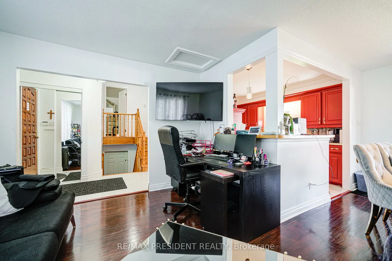 74, Bloomington, Black Creek, Toronto