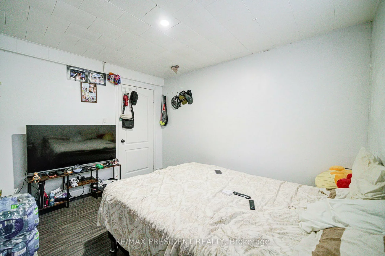 74, Bloomington, Black Creek, Toronto