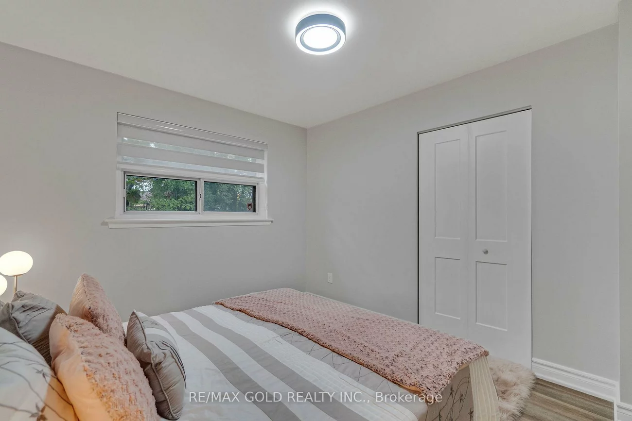 6, Midhurst, West Humber-Clairville, Toronto