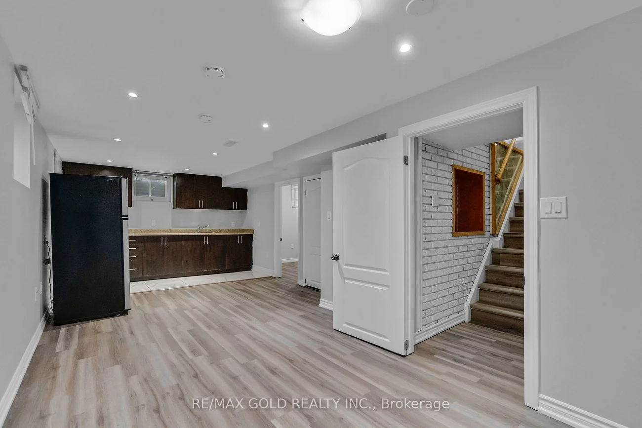 6, Midhurst, West Humber-Clairville, Toronto