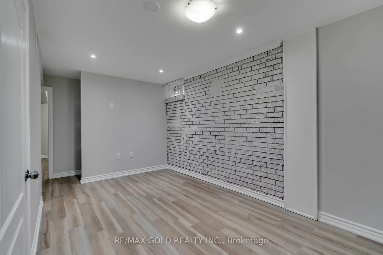 6, Midhurst, West Humber-Clairville, Toronto