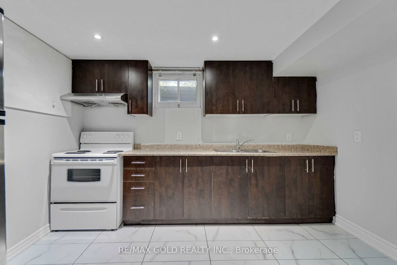 6, Midhurst, West Humber-Clairville, Toronto