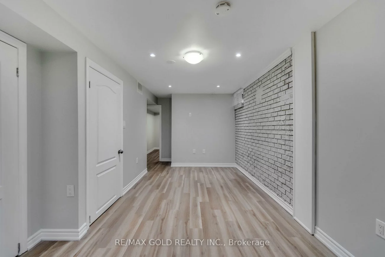 6, Midhurst, West Humber-Clairville, Toronto