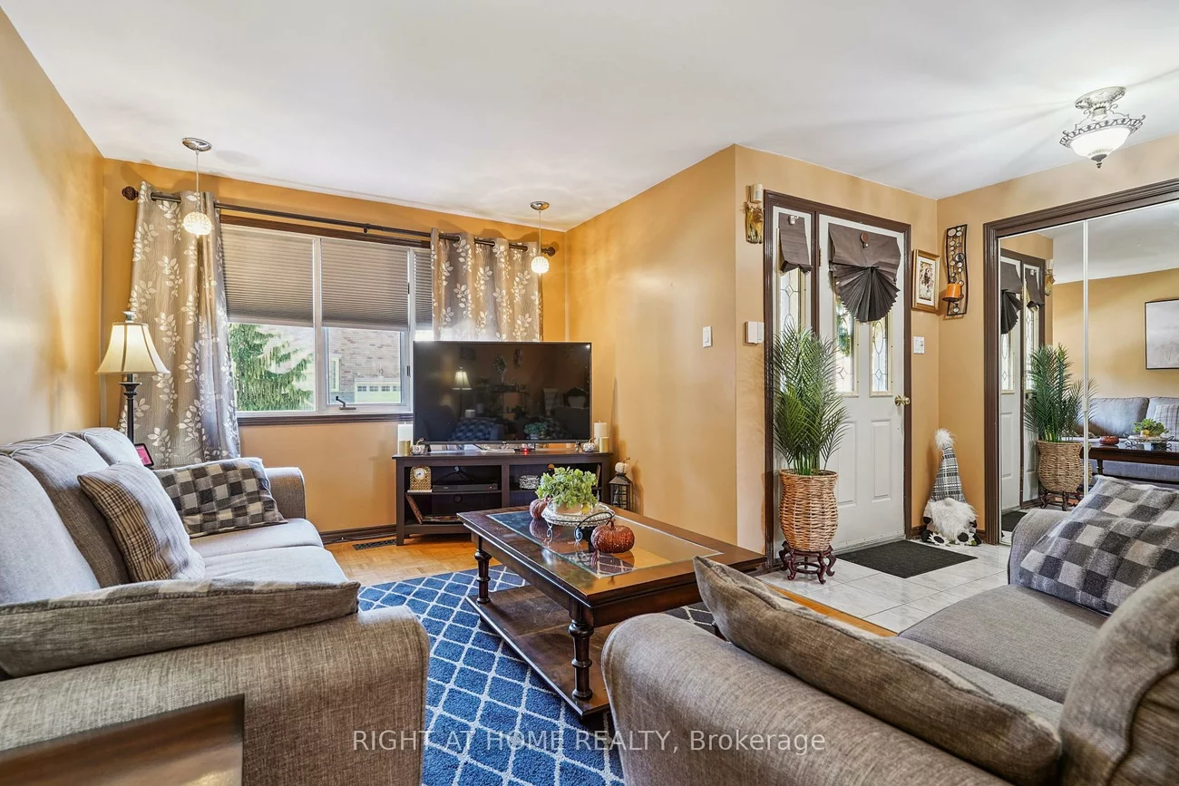 165, Locksley, Briar Hill-Belgravia, Toronto