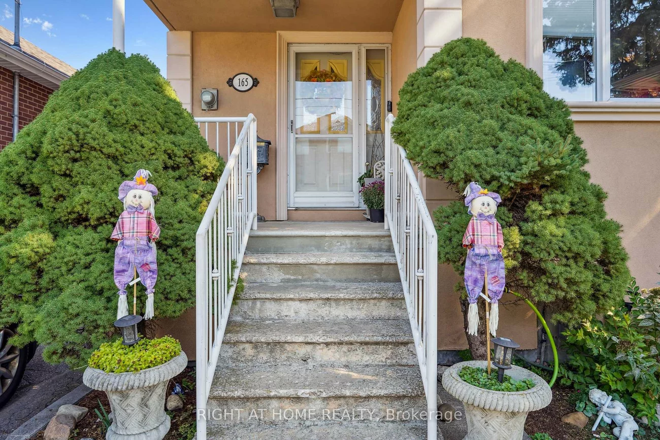 165, Locksley, Briar Hill-Belgravia, Toronto