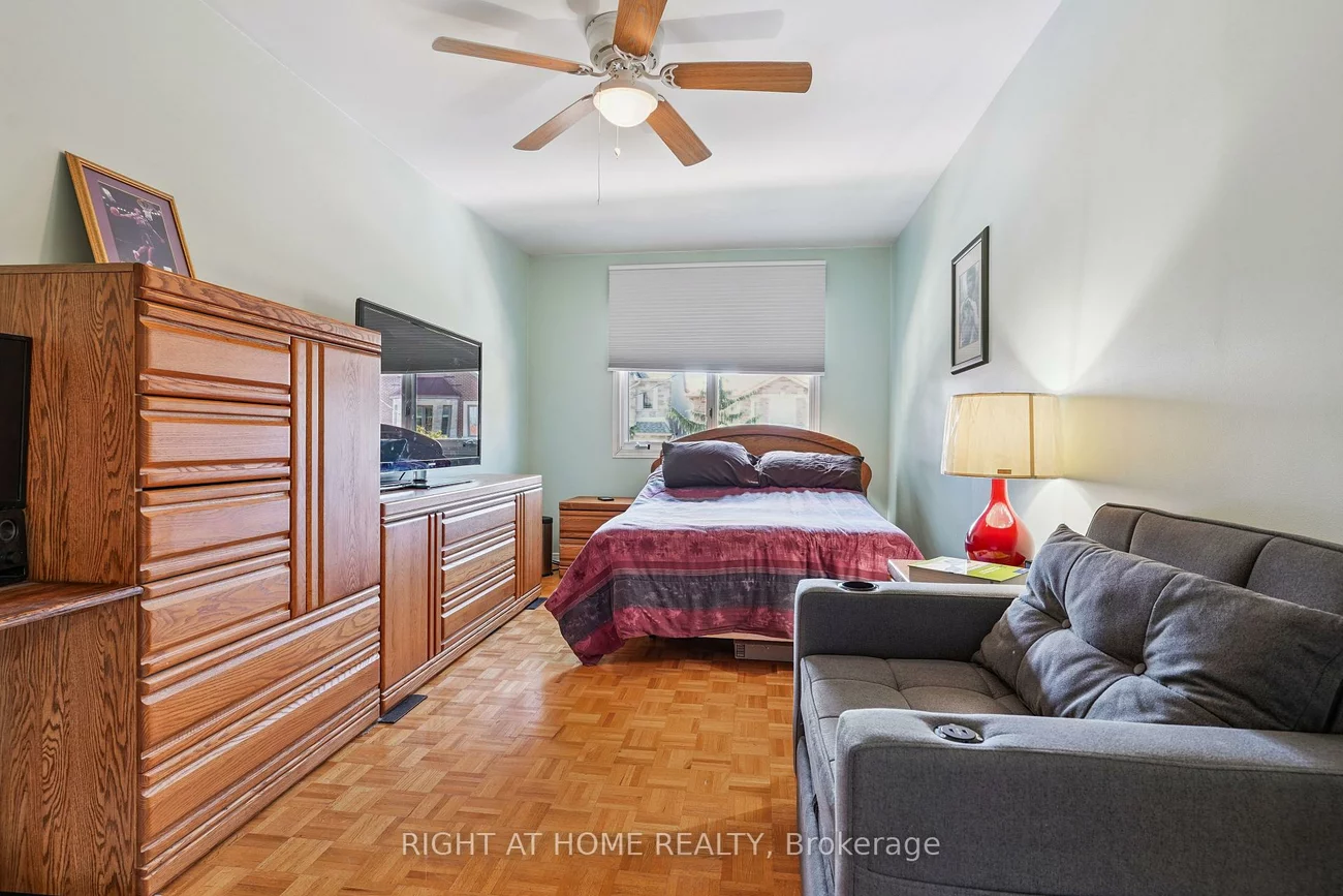 165, Locksley, Briar Hill-Belgravia, Toronto