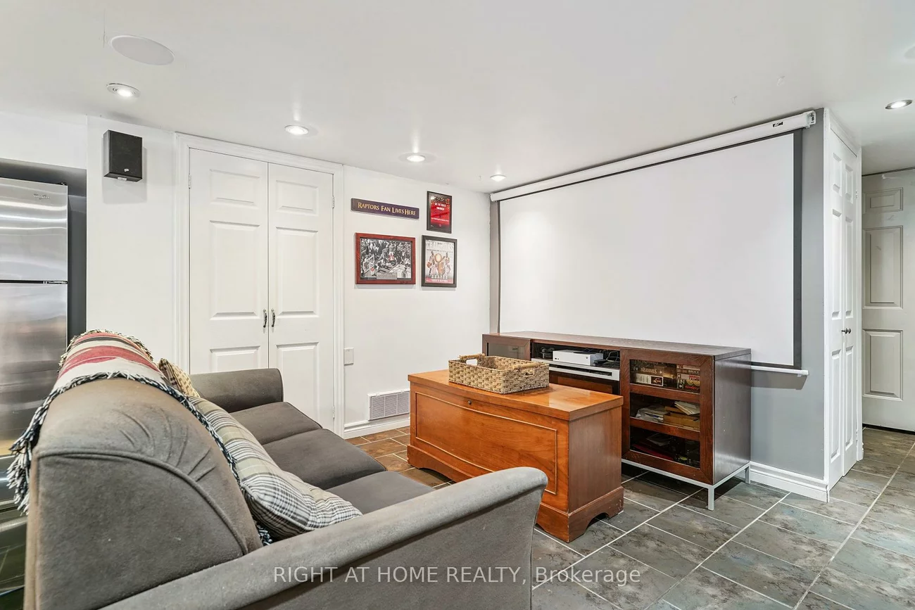 165, Locksley, Briar Hill-Belgravia, Toronto