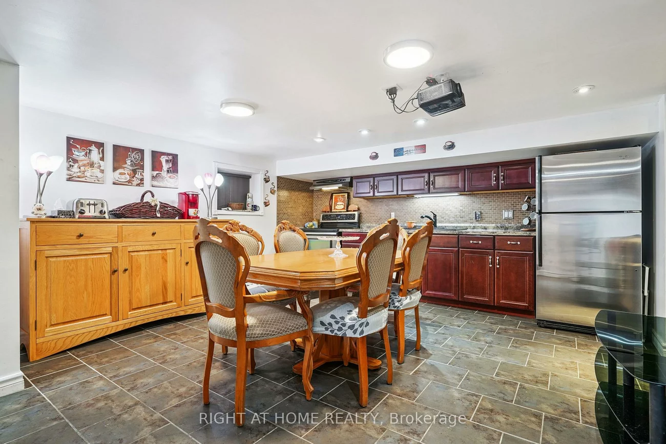 165, Locksley, Briar Hill-Belgravia, Toronto