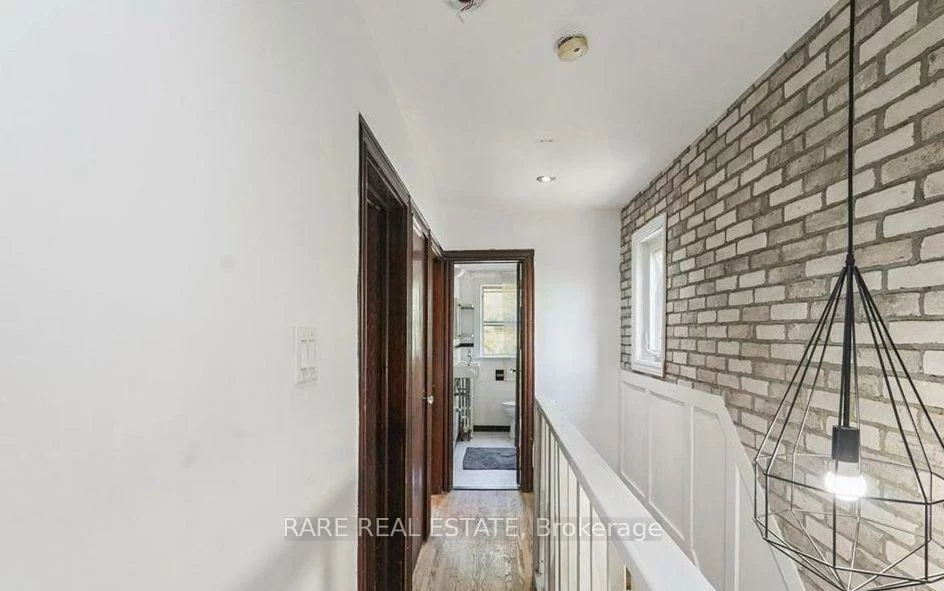 73, Yarrow, Keelesdale-Eglinton West, Toronto