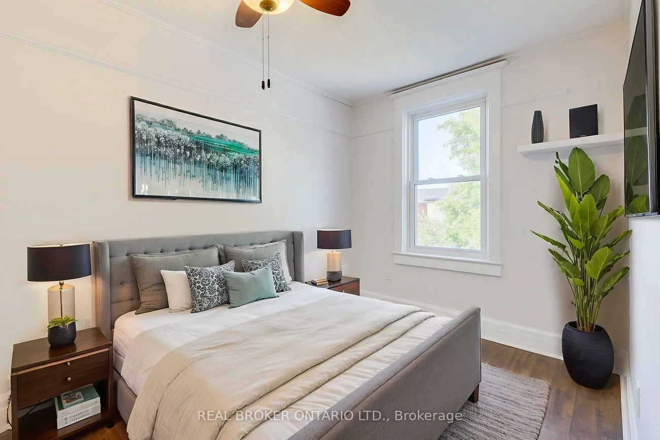 878, Runnymede, Rockcliffe-Smythe, Toronto
