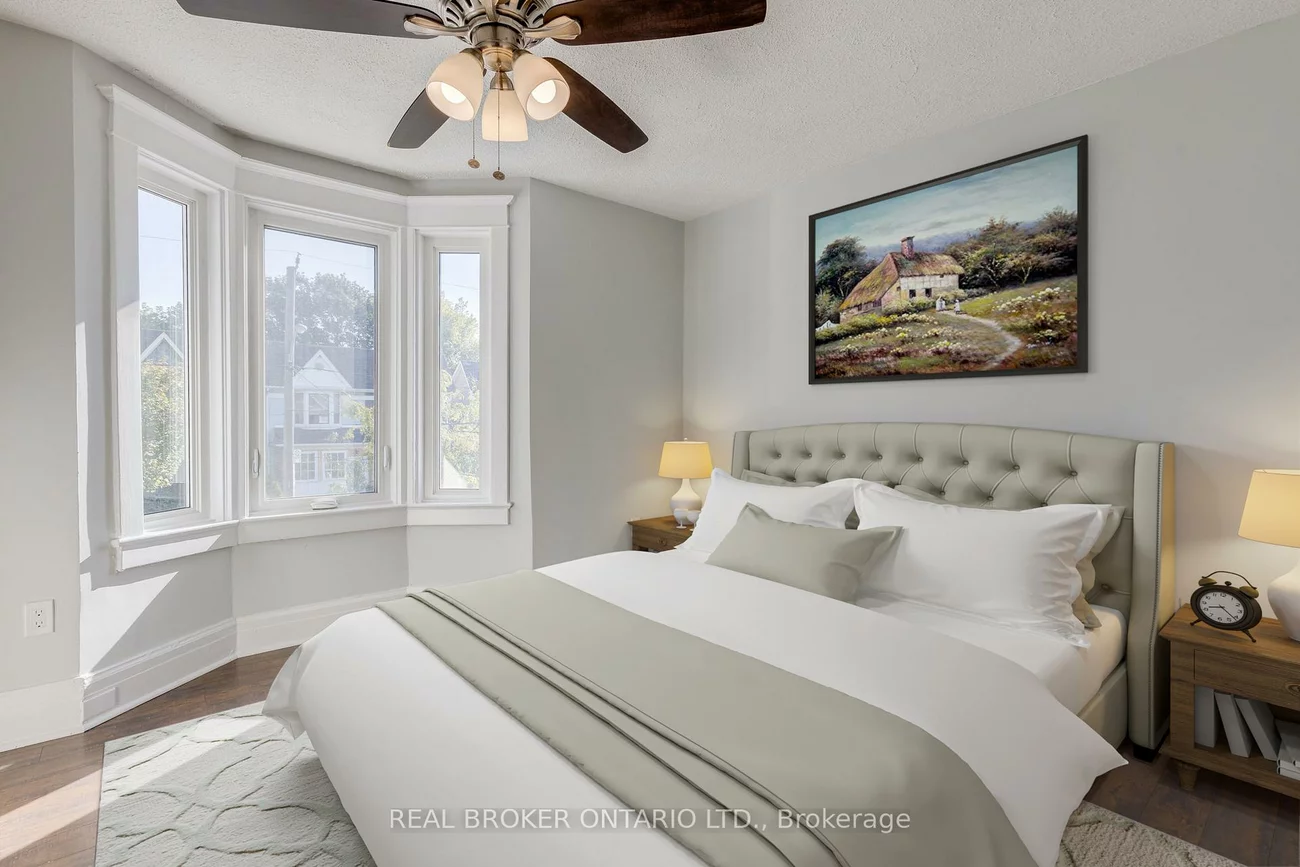 878, Runnymede, Rockcliffe-Smythe, Toronto