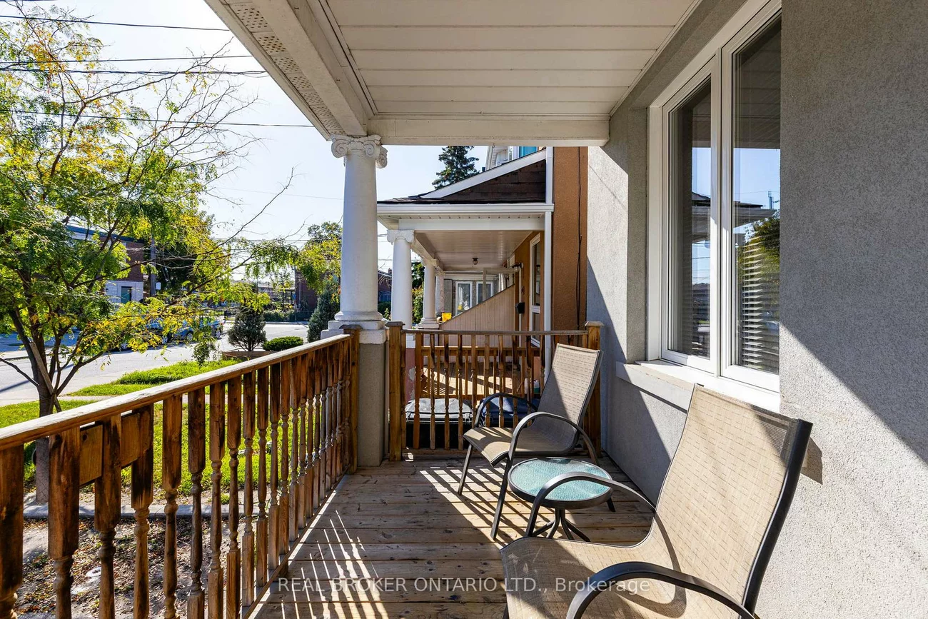 878, Runnymede, Rockcliffe-Smythe, Toronto