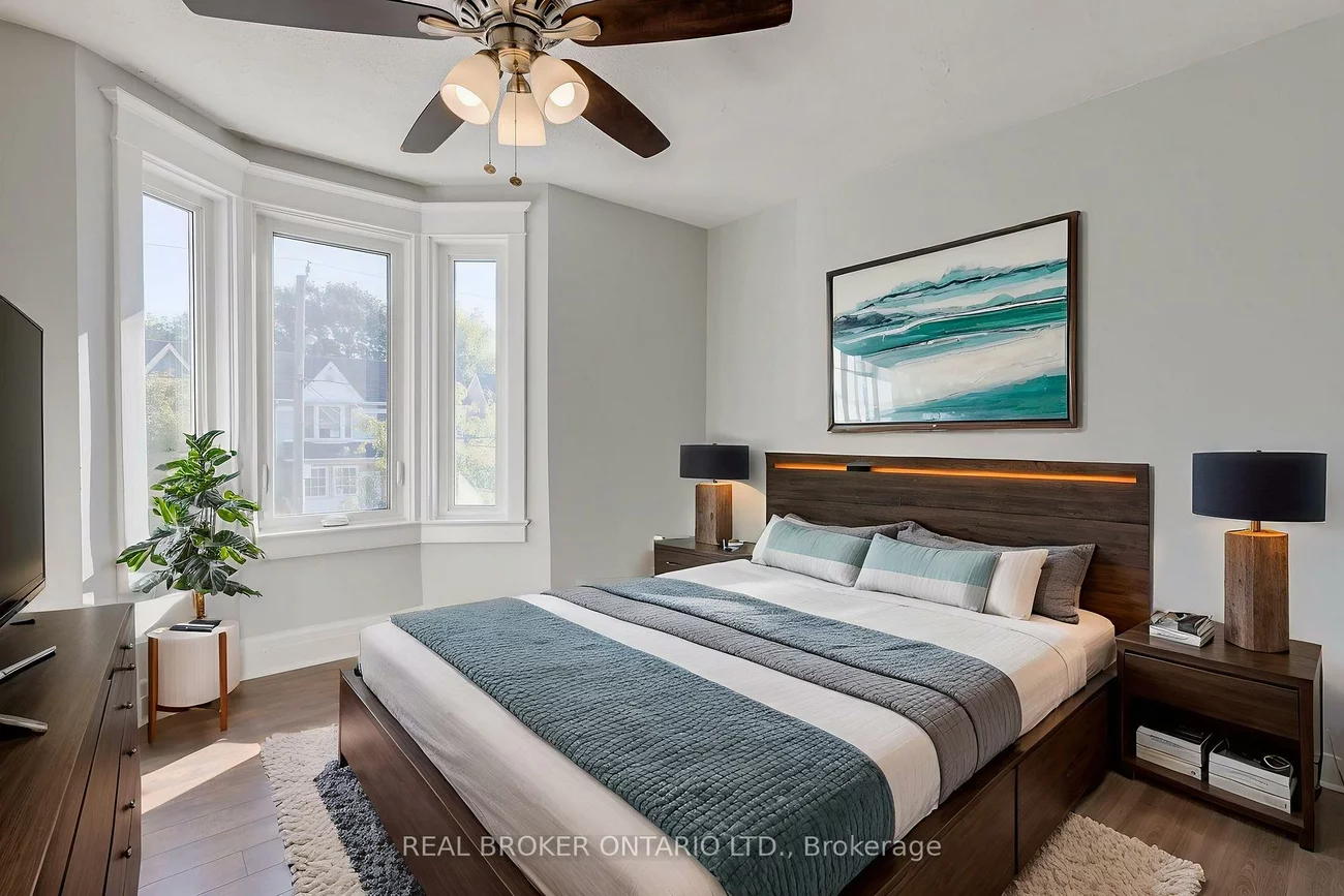 878, Runnymede, Rockcliffe-Smythe, Toronto