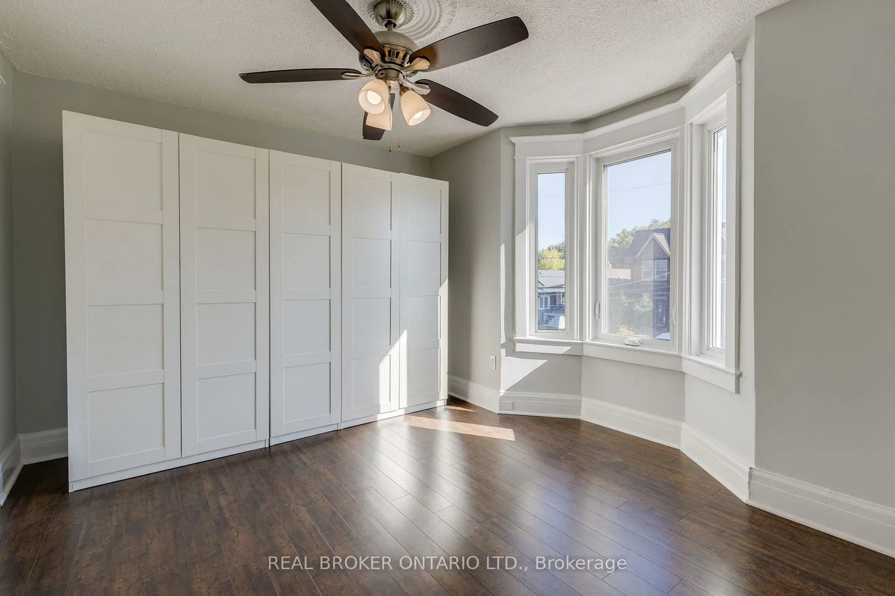 878, Runnymede, Rockcliffe-Smythe, Toronto