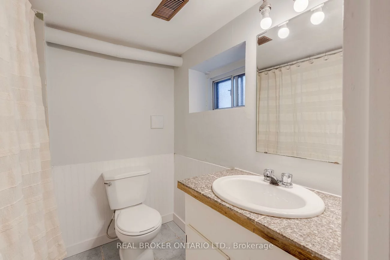 878, Runnymede, Rockcliffe-Smythe, Toronto