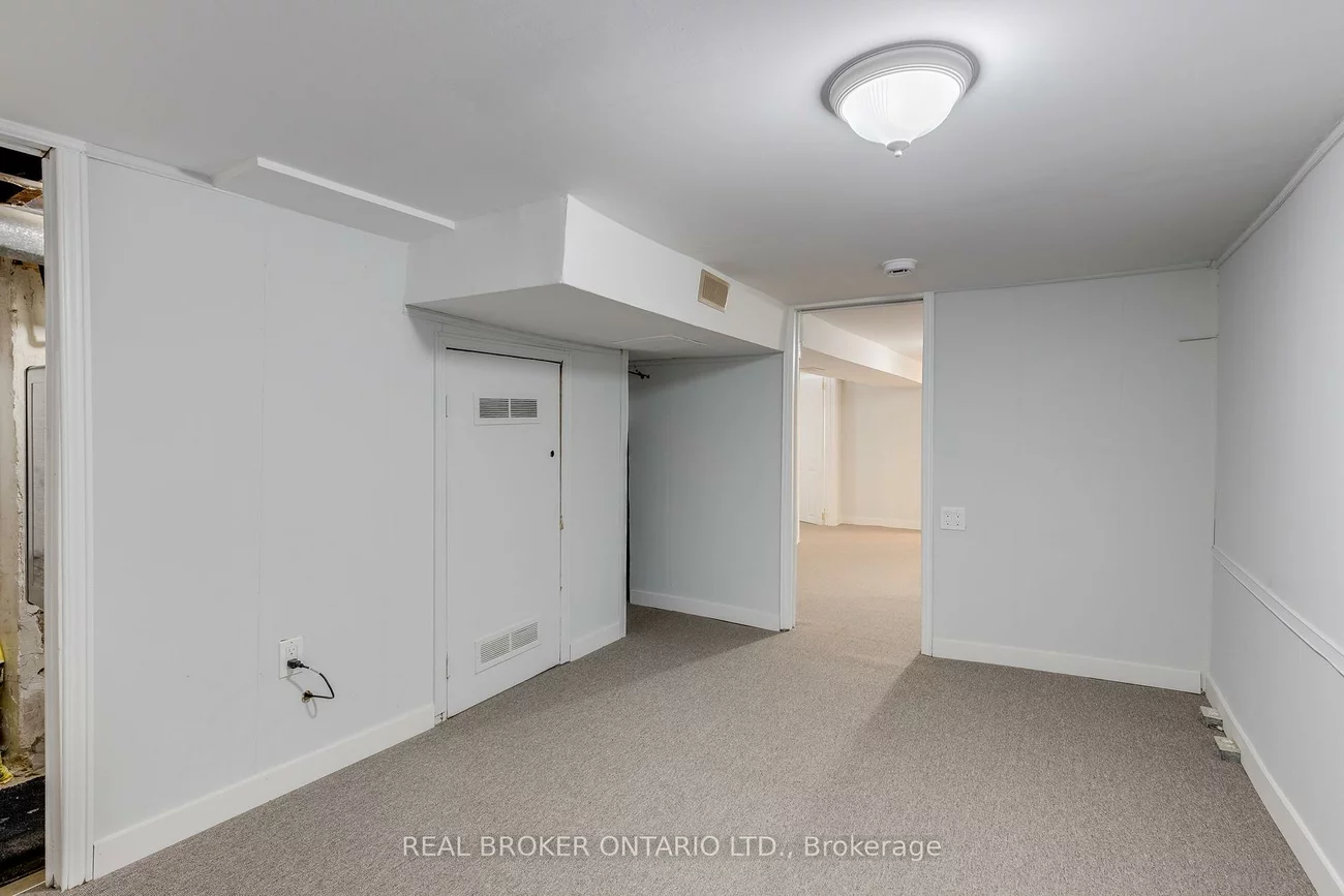 878, Runnymede, Rockcliffe-Smythe, Toronto