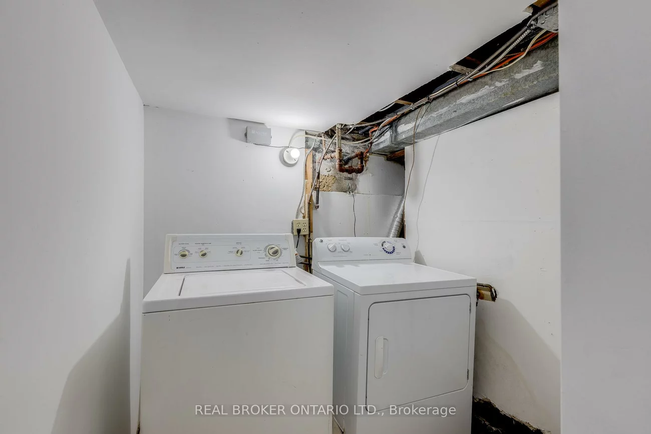 878, Runnymede, Rockcliffe-Smythe, Toronto