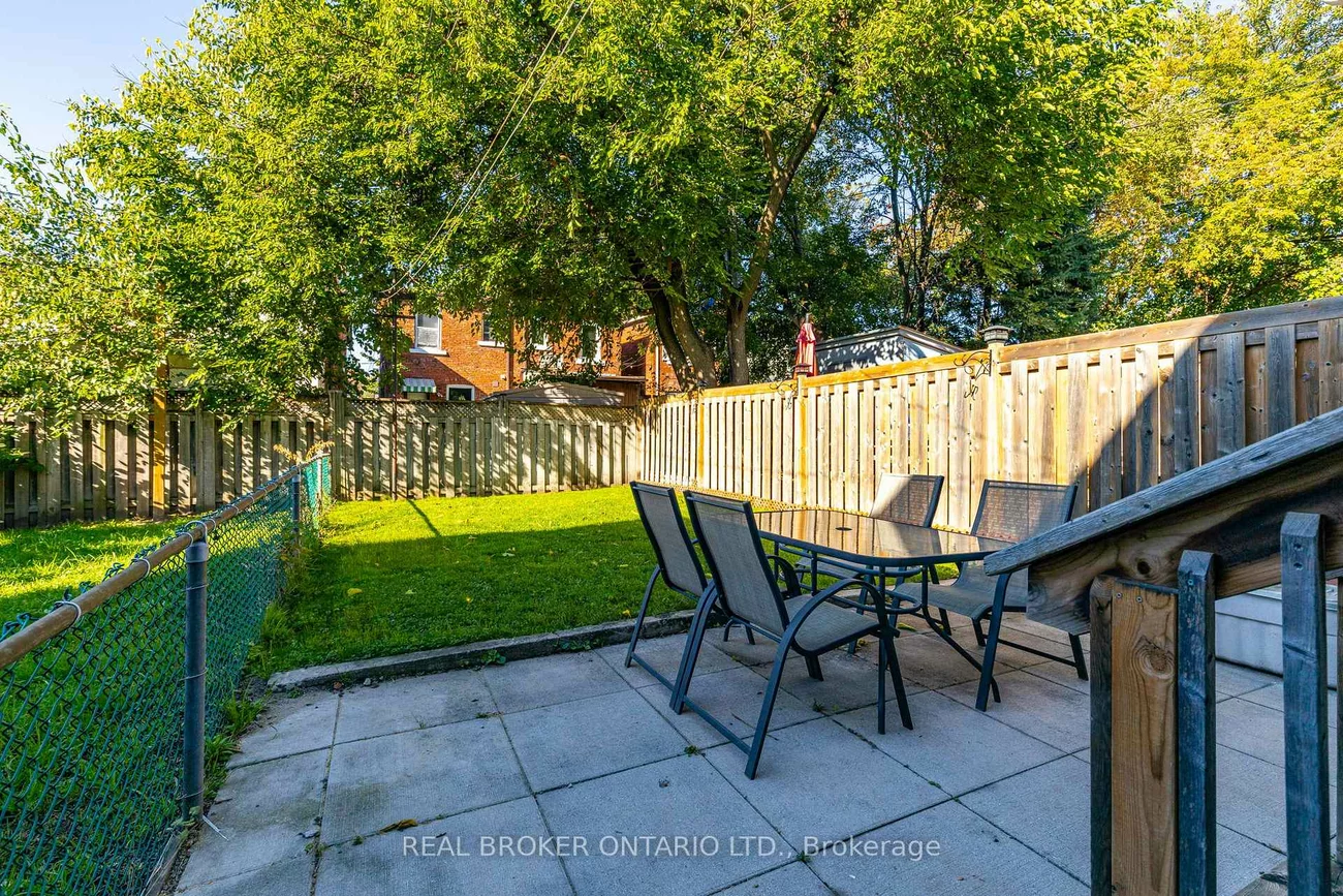878, Runnymede, Rockcliffe-Smythe, Toronto