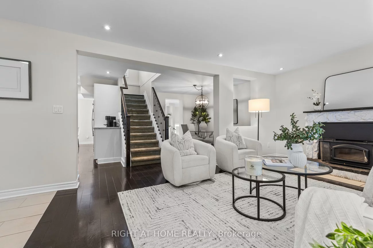 10, Haliburton, Islington-City Centre West, Toronto
