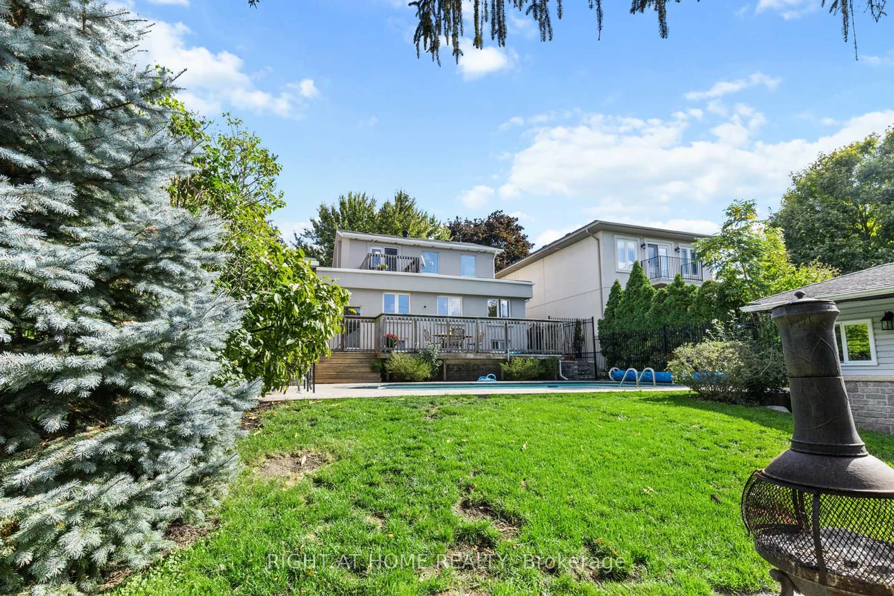 10, Haliburton, Islington-City Centre West, Toronto