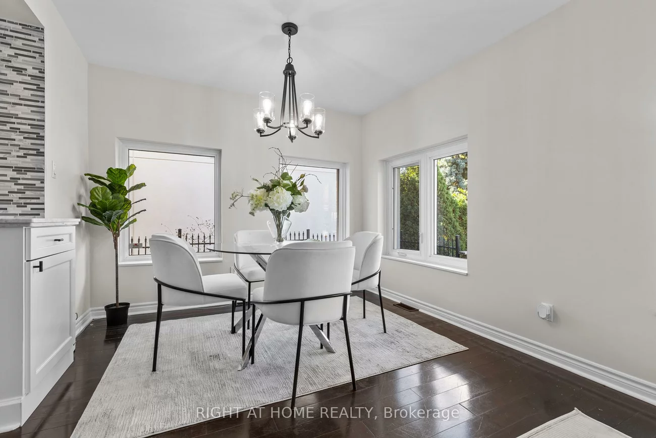 10, Haliburton, Islington-City Centre West, Toronto