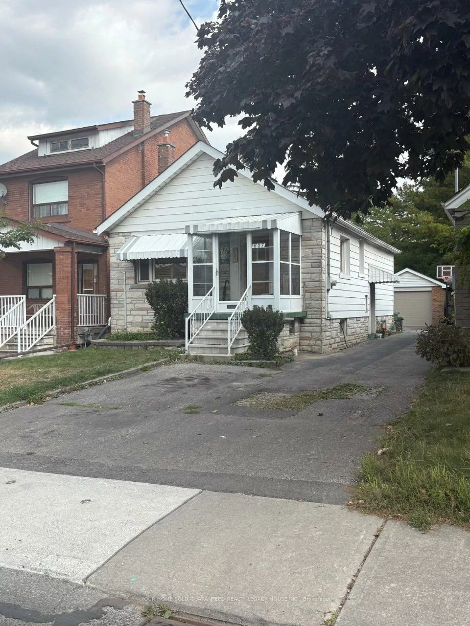 627, McRoberts, Caledonia-Fairbank, Toronto
