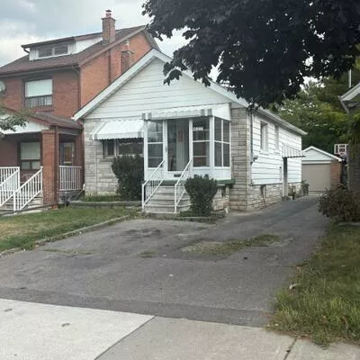 627, McRoberts, Caledonia-Fairbank, Toronto