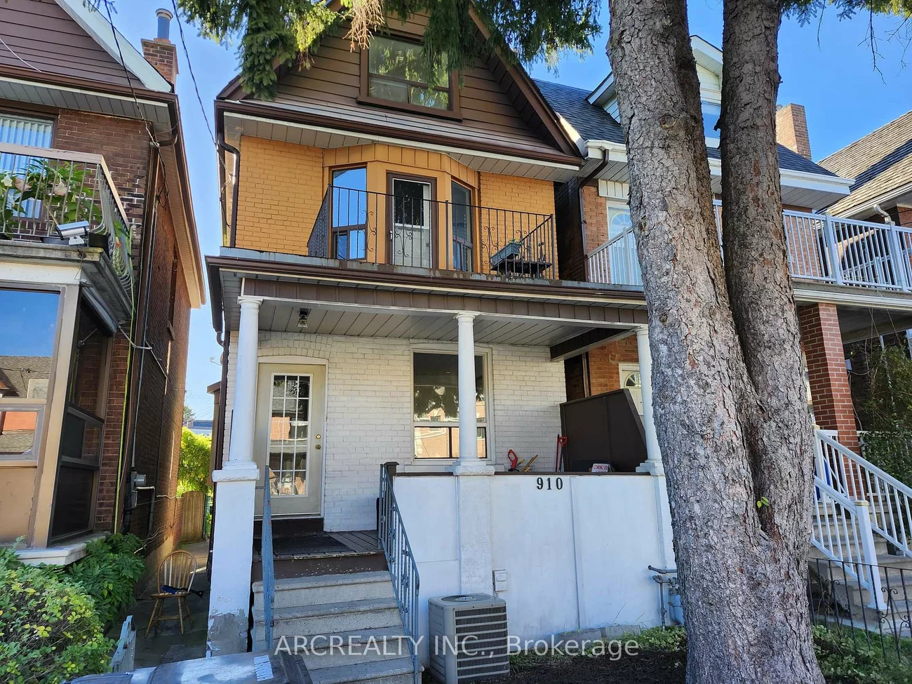 910, Dovercourt, Dovercourt-Wallace Emerson-Junction, Toronto
