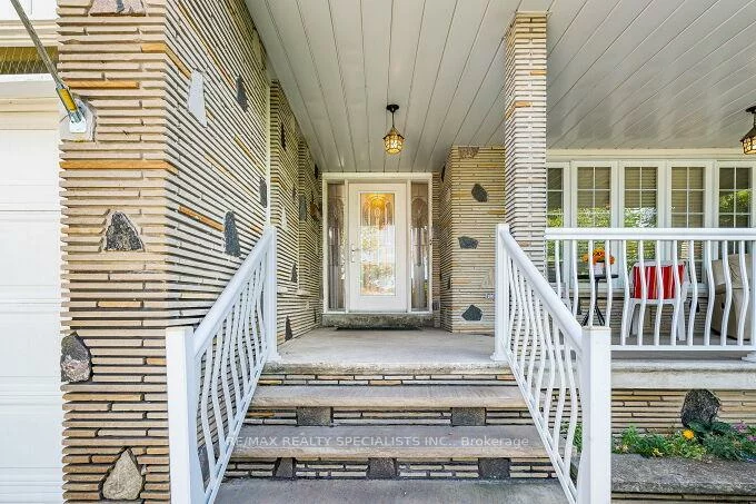 61, Brewster, Glenfield-Jane Heights, Toronto
