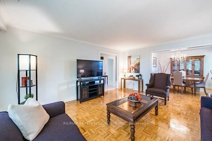 61, Brewster, Glenfield-Jane Heights, Toronto