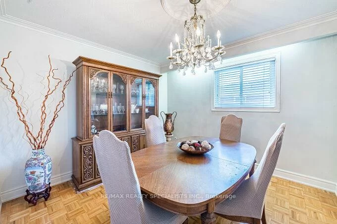 61, Brewster, Glenfield-Jane Heights, Toronto