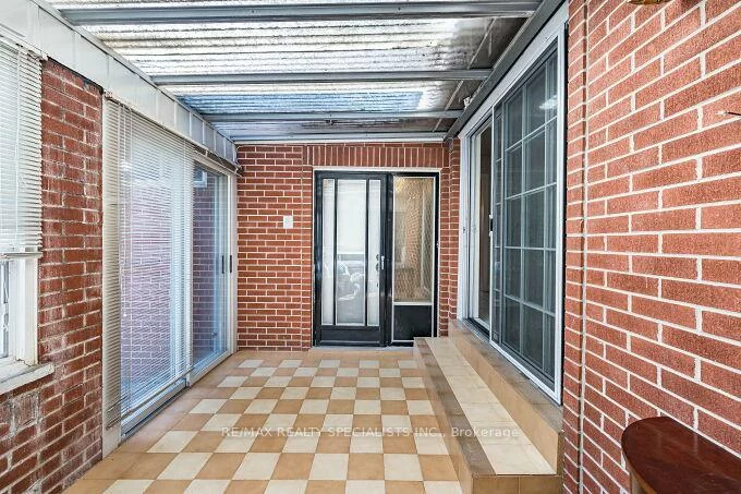 61, Brewster, Glenfield-Jane Heights, Toronto