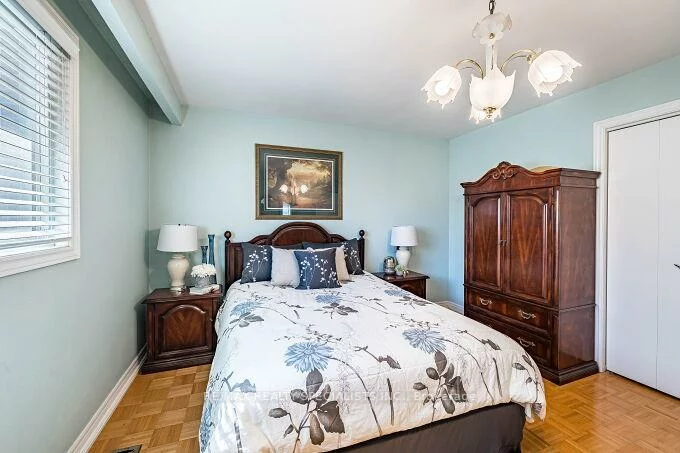 61, Brewster, Glenfield-Jane Heights, Toronto