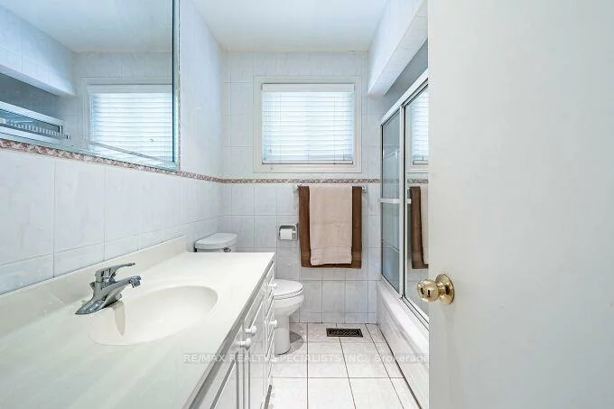 61, Brewster, Glenfield-Jane Heights, Toronto