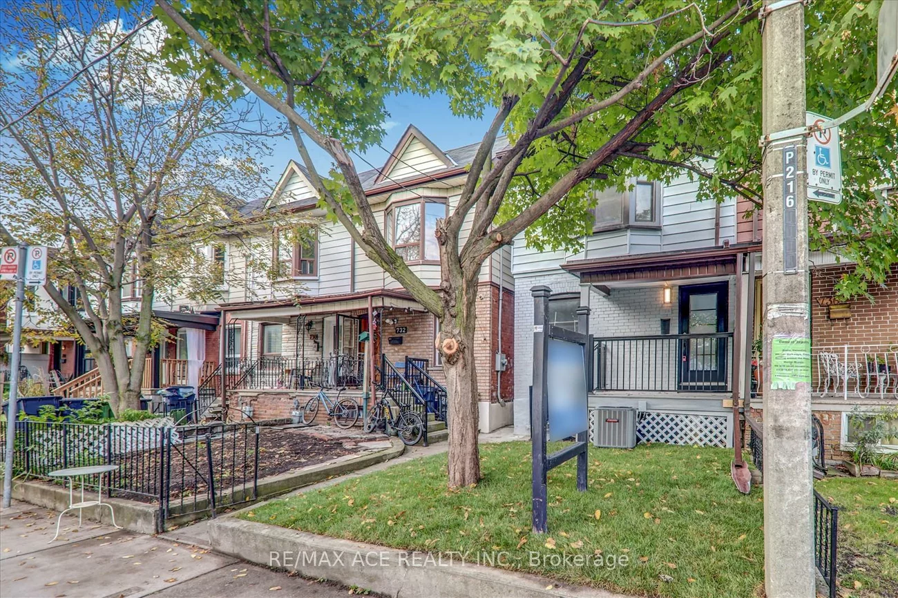 734, Brock, Dovercourt-Wallace Emerson-Junction, Toronto