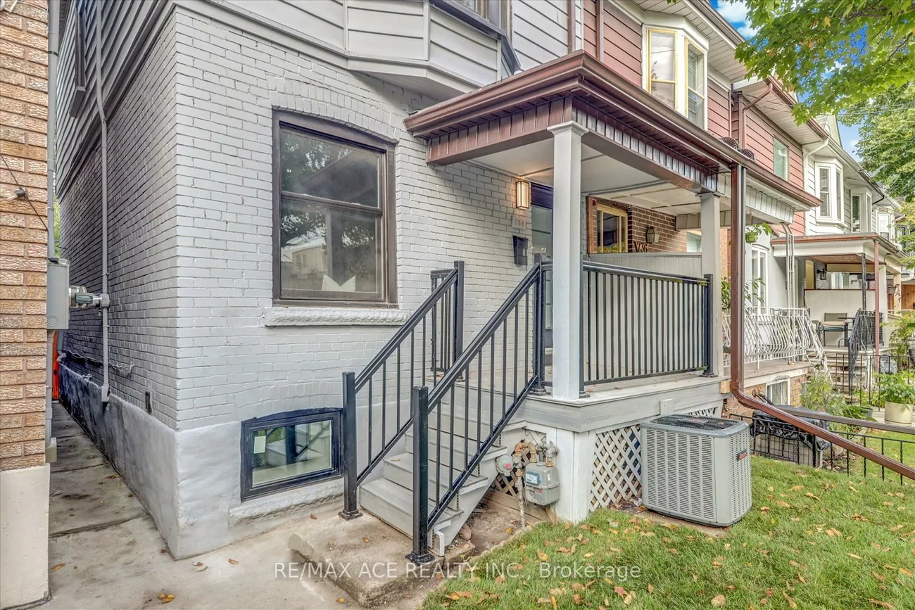 734, Brock, Dovercourt-Wallace Emerson-Junction, Toronto