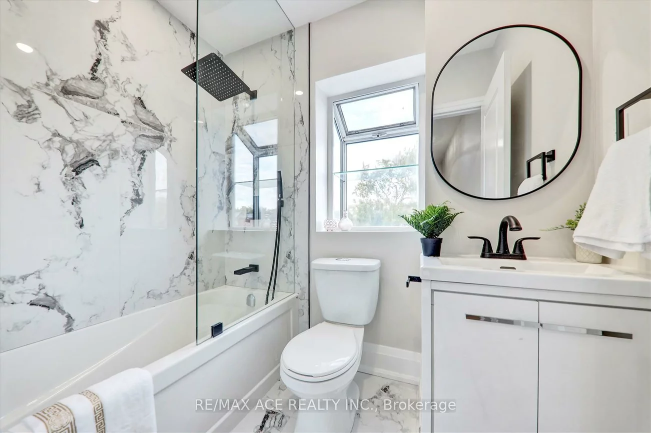 734, Brock, Dovercourt-Wallace Emerson-Junction, Toronto